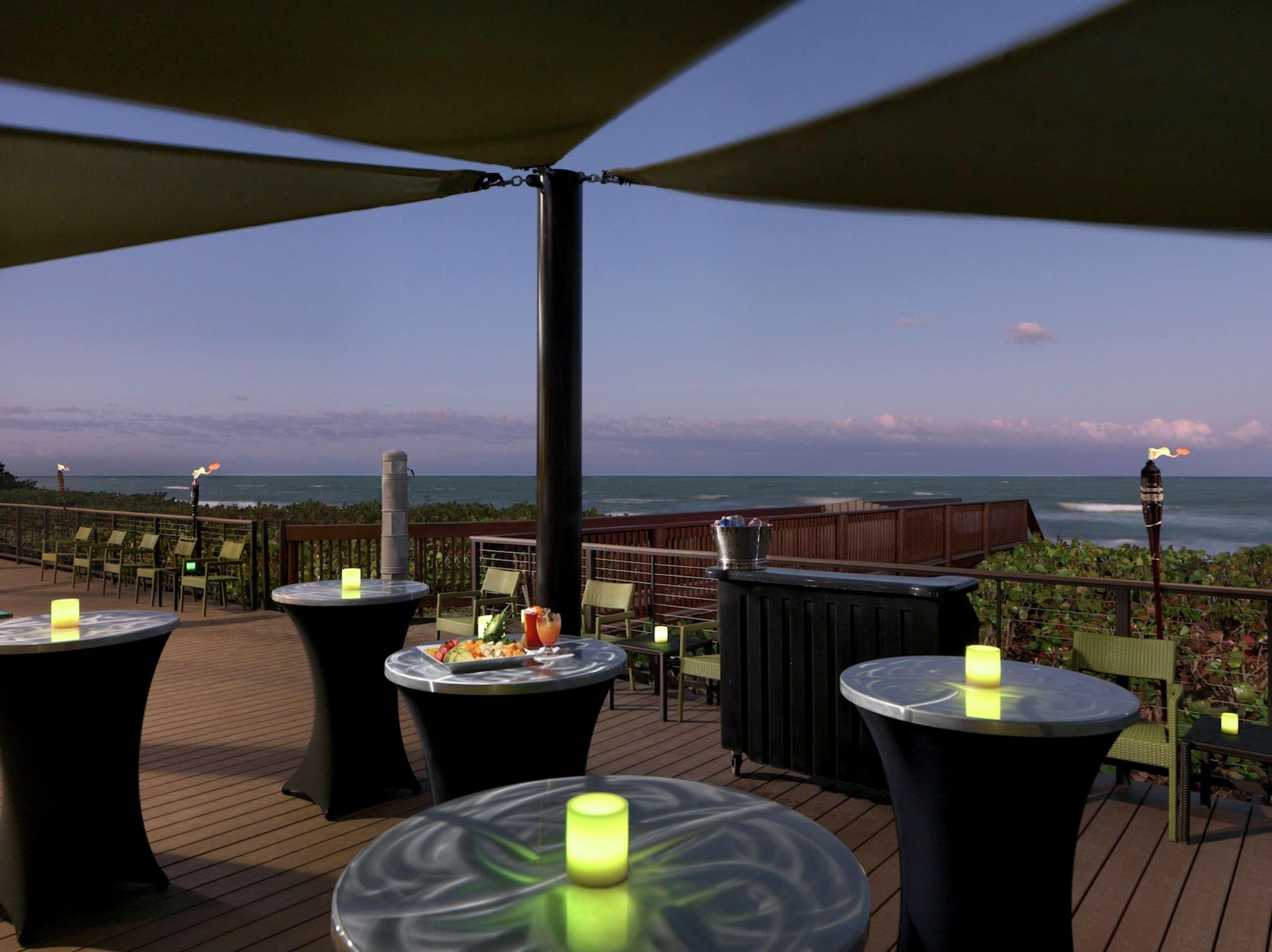 Doubletree Suites By Hilton Melbourne Beach Oceanfront Екстер'єр фото