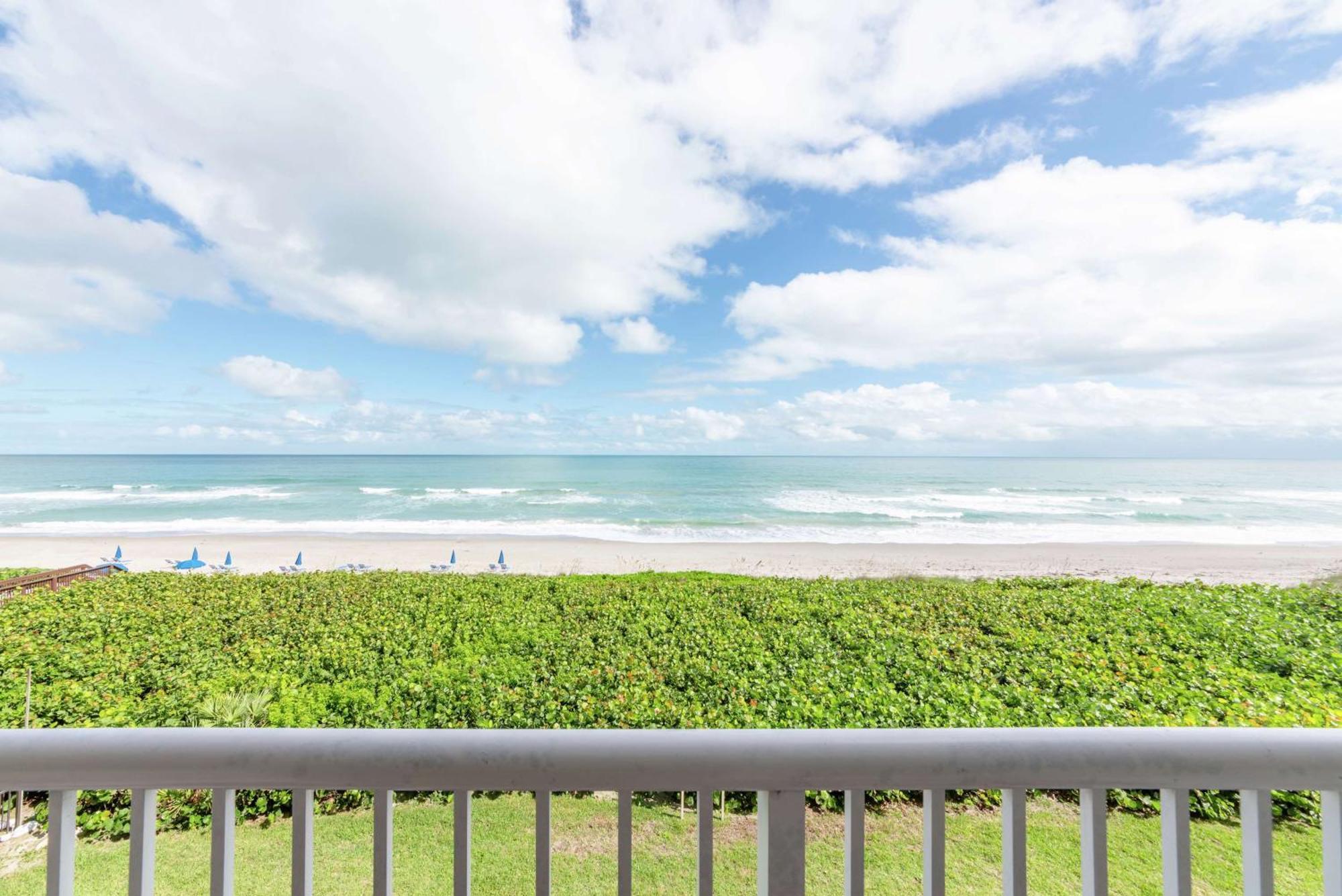 Doubletree Suites By Hilton Melbourne Beach Oceanfront Екстер'єр фото